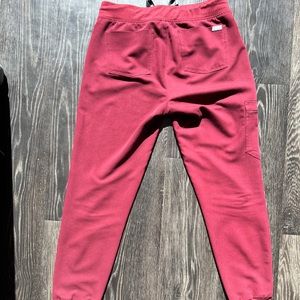 Figs burgundy scrub pants jogger style size small